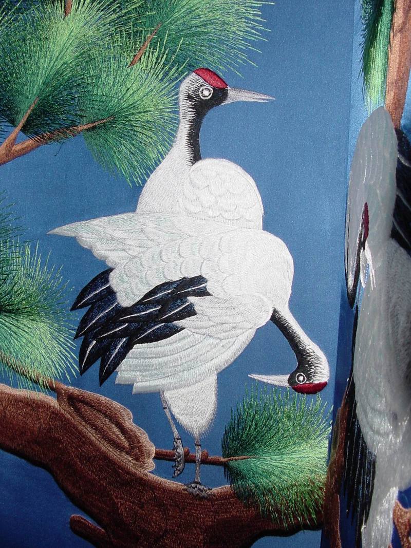 [Animal Art] Embroidery of Red-crowned Cranes {!--두루미-->; DISPLAY FULL IMAGE.