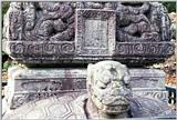TongroPhoto-x17-KoreanTradition-TurtleTombstone.jpg